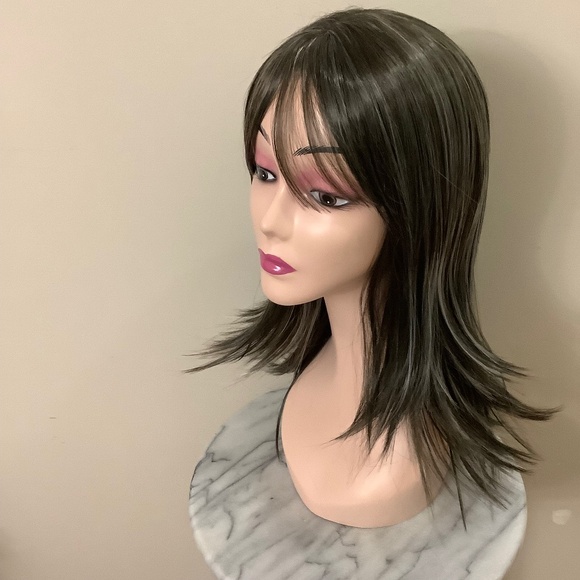 NEW Dark grey wig w Highlights - Picture 1 of 11